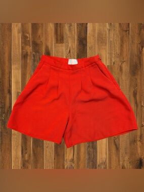 Aritzia Wilfred Red High Waisted Pleated Shorts Size 00